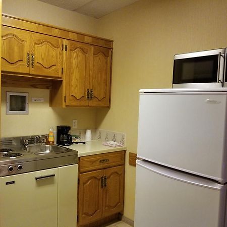 New Imperial Inn Cold Lake Экстерьер фото