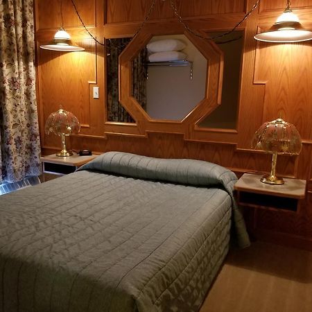New Imperial Inn Cold Lake Экстерьер фото